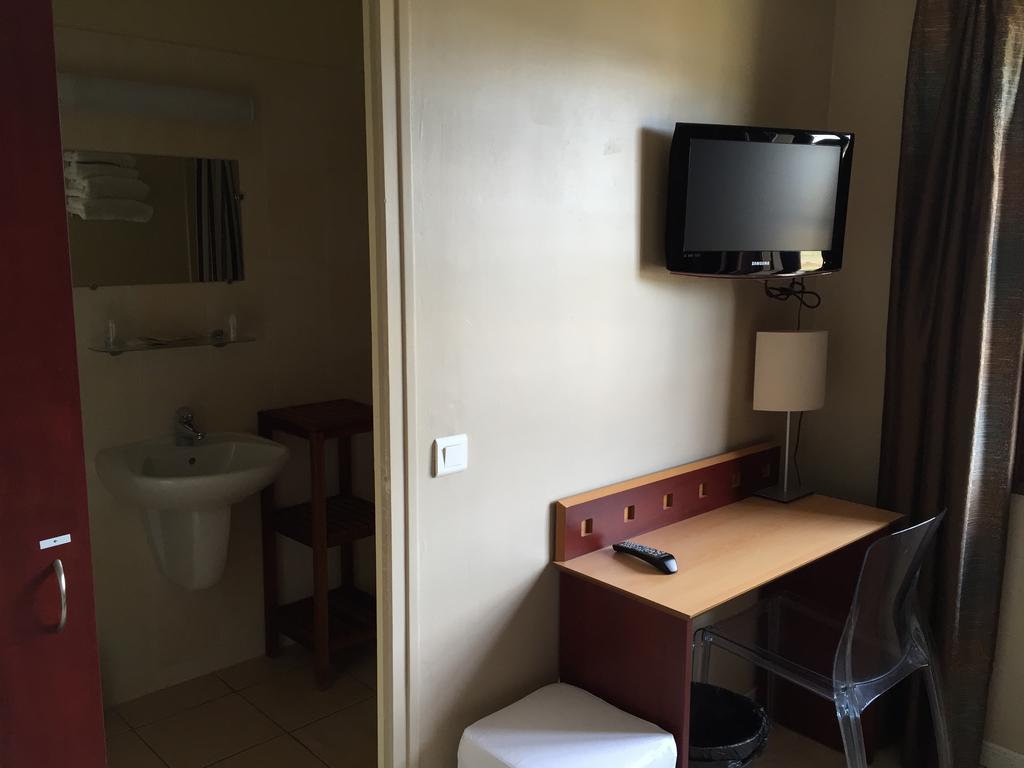 Logis Le Manoir & Lounge Hotel 3*
