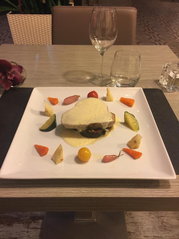 Logis Le Manoir & Lounge Hotel